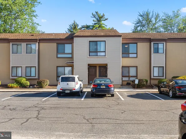 38 Ashley Ct, Marlton, NJ 08053