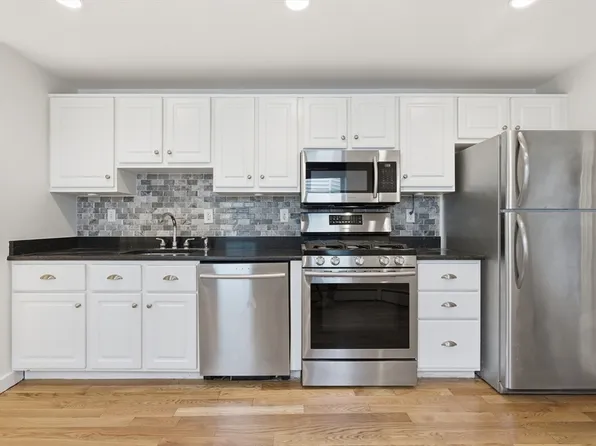 28 Pleasant St #2, Charlestown, MA 02129