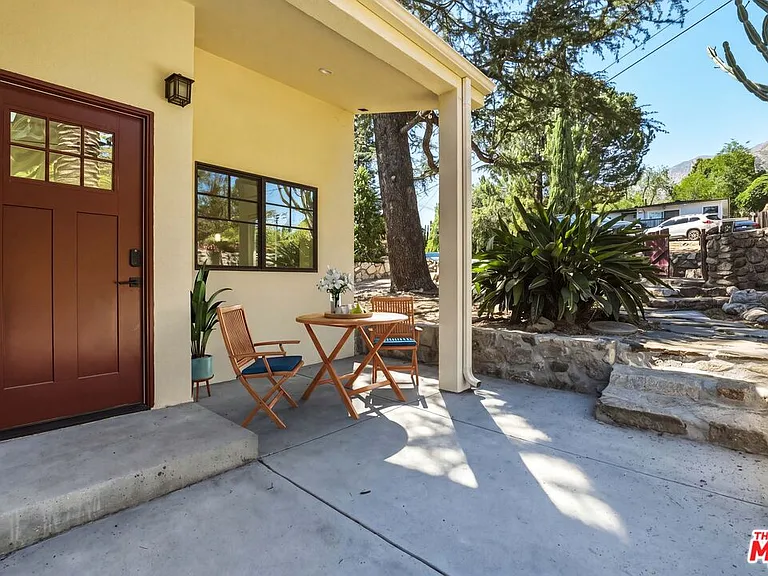 2912 Frances Ave — Photo 2