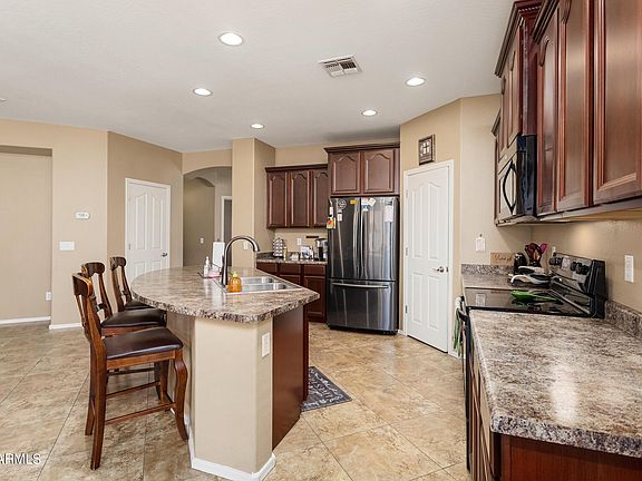 3rd image of 9012 W Kerby Ave