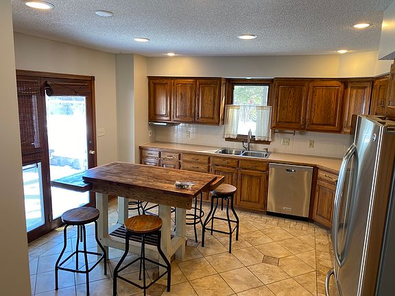 5th image of 18903 Walnut Dr