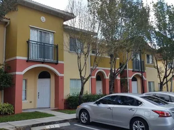 403 W Santa Catalina Cir, Pompano Beach, FL 33068