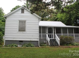 101 Bay St, Morganton, NC 28655