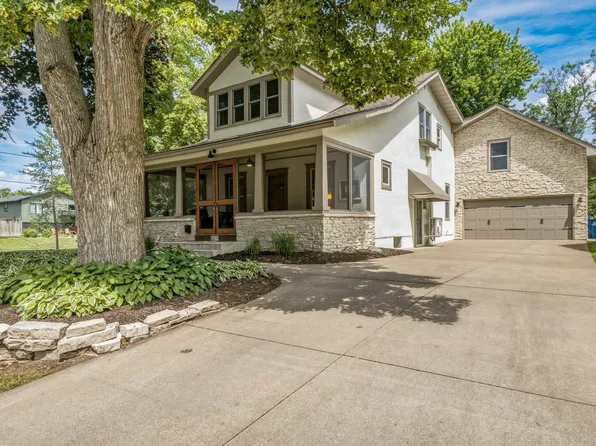 2279 8th St, White Bear Lake, MN 55110