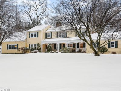 185 Blueberry Dr, Stamford, CT, 06902