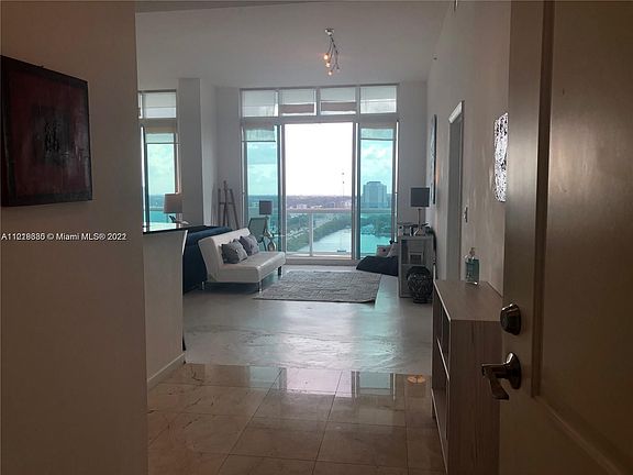 4th image of 7900 Harbor Island Dr Ph 22