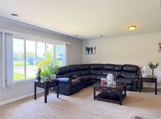 22985 Iroquois Dr, Clinton Township, MI 48036