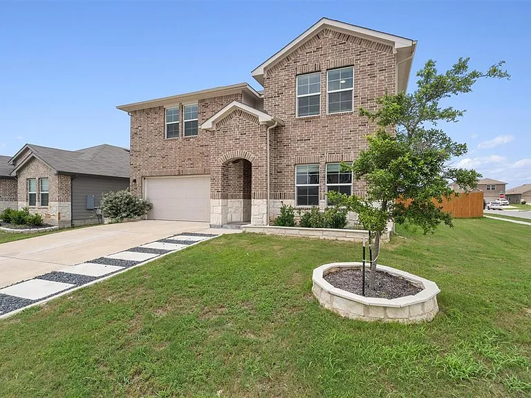 6112 Montrelia Dr — Photo 2