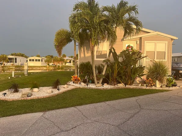 451 Umatilla Trl, Fort Myers Beach, FL 33931