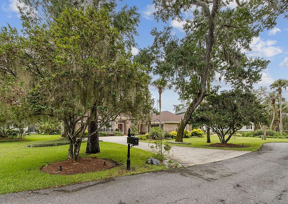 1st image of 204 Greencrest Dr