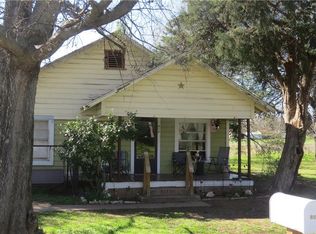 404 S Hitt St, Boyd, TX 76023