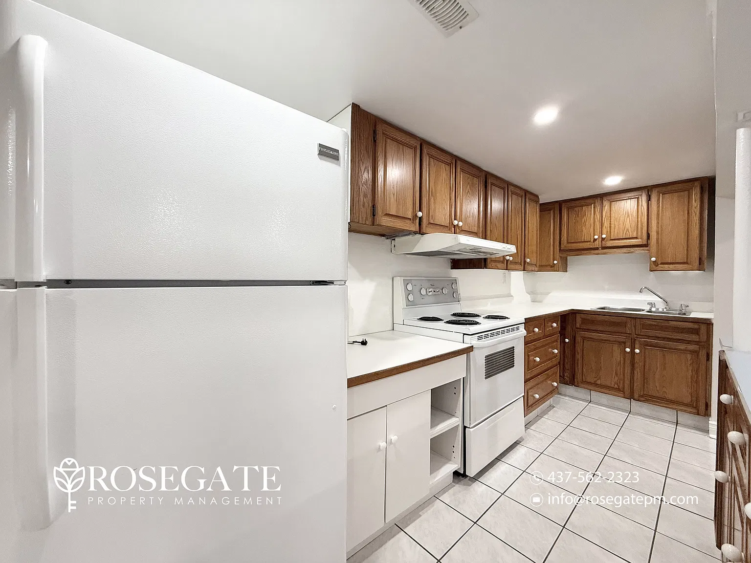 27 Corinne Crescent Toronto — Photo 2