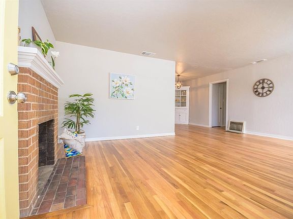 2nd image of 5621 35th Ave