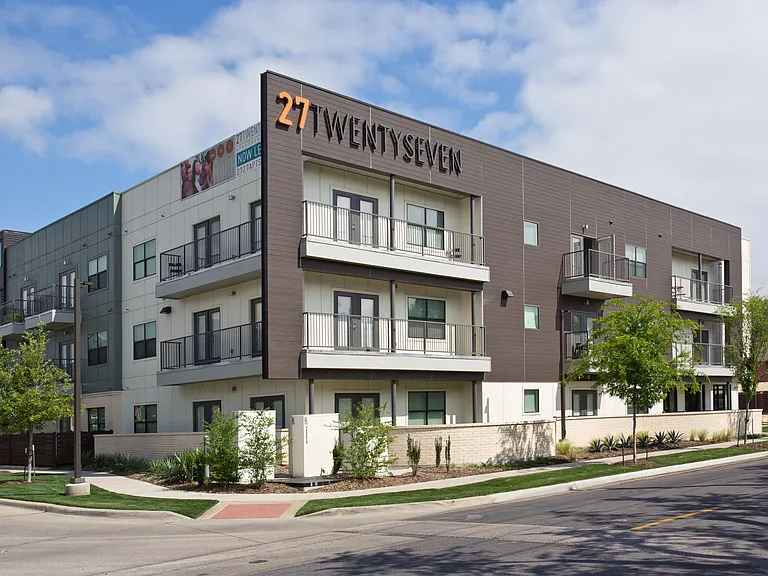 27TwentySeven — Photo 41