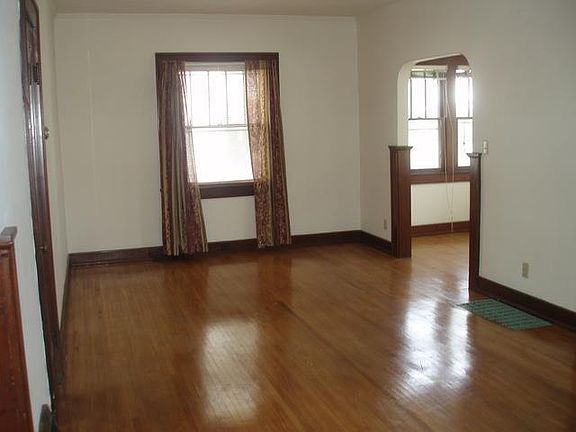 3rd image of 410 S Shannon St
