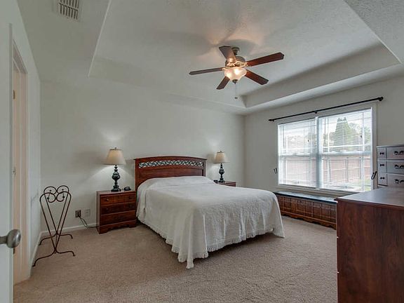 4th image of 3472 Oak Creek Dr
