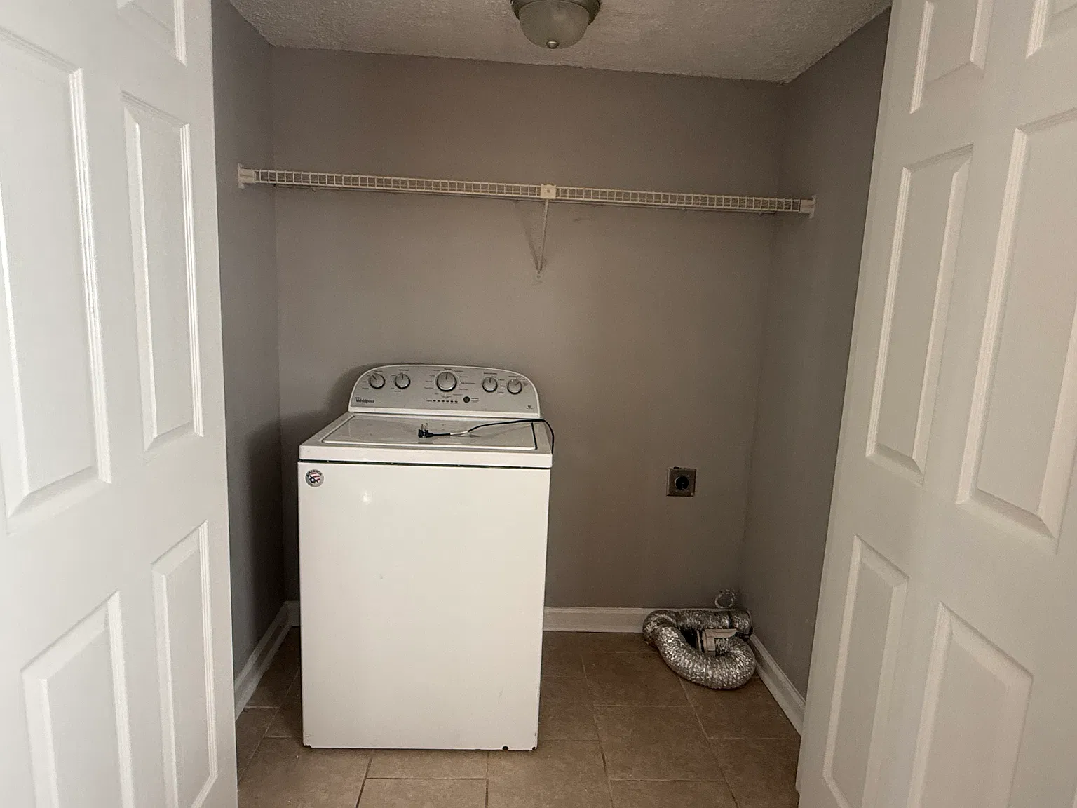 2 bed, 2.5 bath, 1160 sqft, $1,150 — Photo 2
