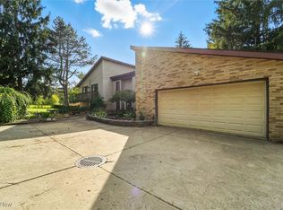 12120 Caves Rd, Chesterland, OH 44026