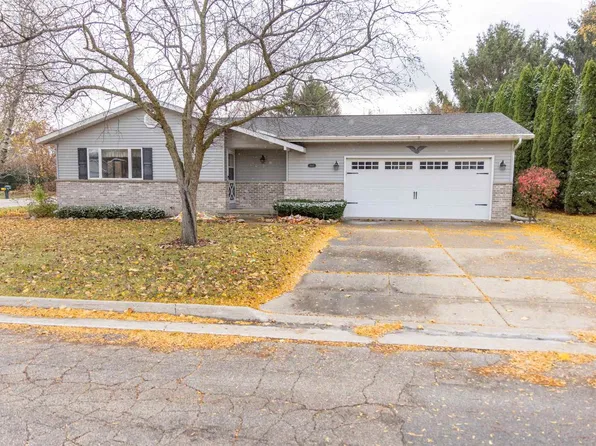 867 Hickory Court, Watertown, WI 53094