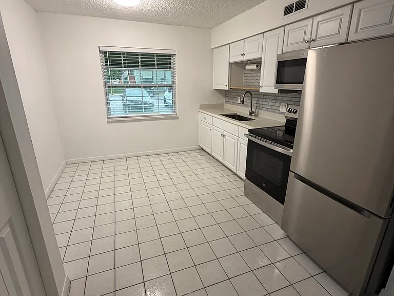707 Michigan Ct #1 — Photo 3