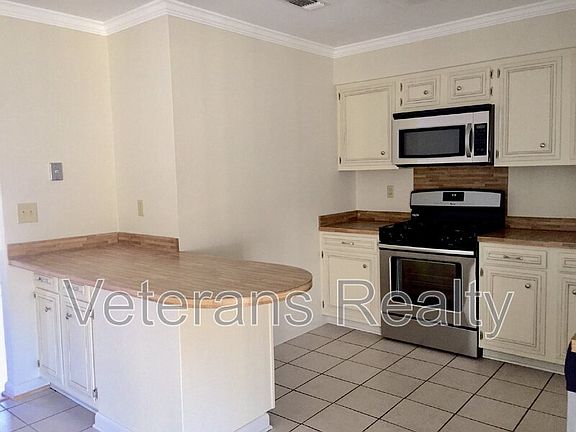 4th image of 867 Vee St