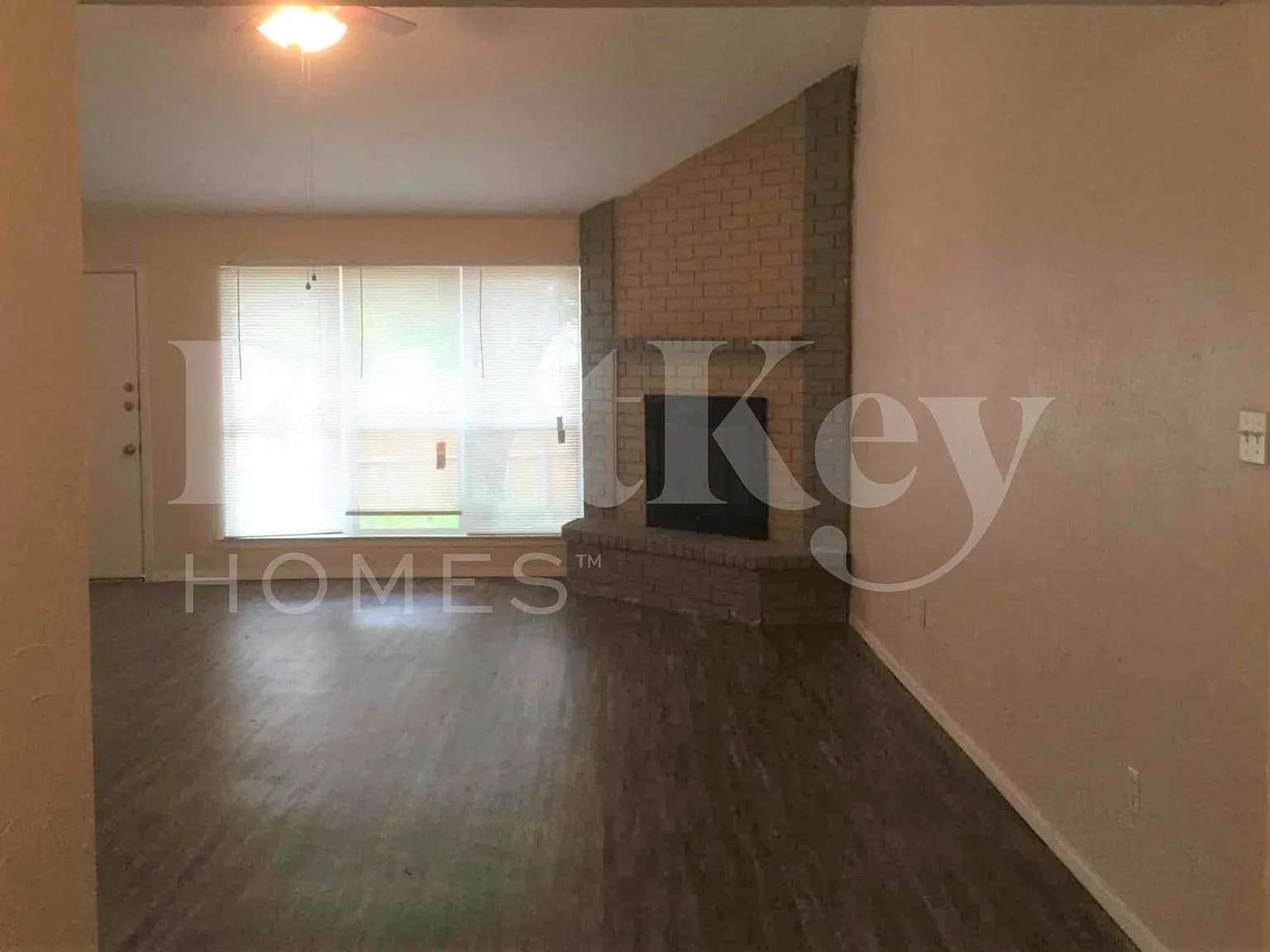 3 bed, 2.0 bath, 1536 sqft, $2,235 — Photo 3