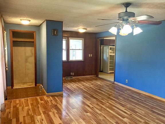 3rd image of 318 W Elm St