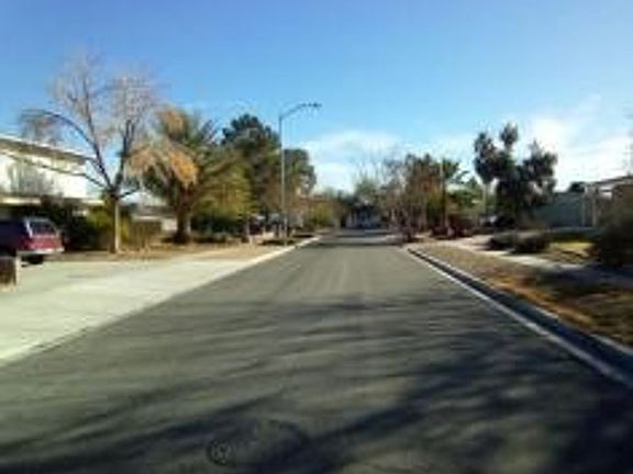 Exterior Neighborhood (street photo)