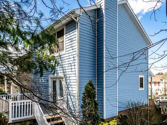 5th image of 1020 Sherwood Ct