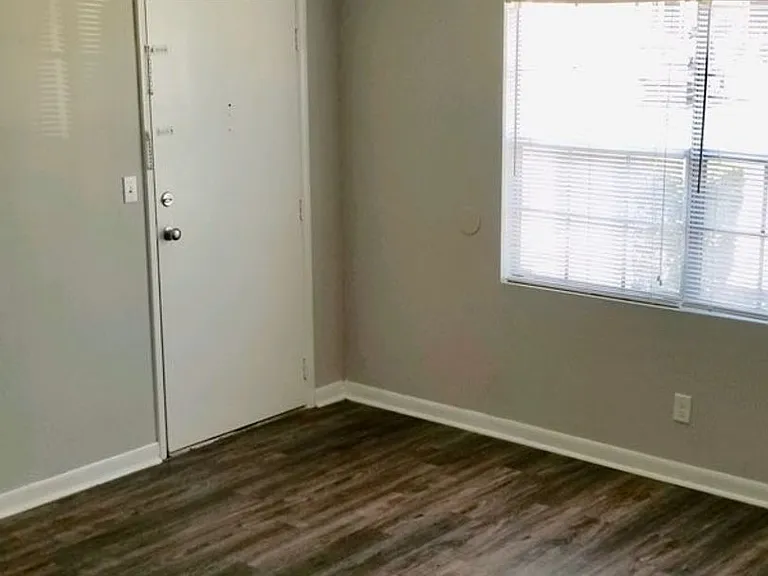 Shoreham Apartments — Photo 51