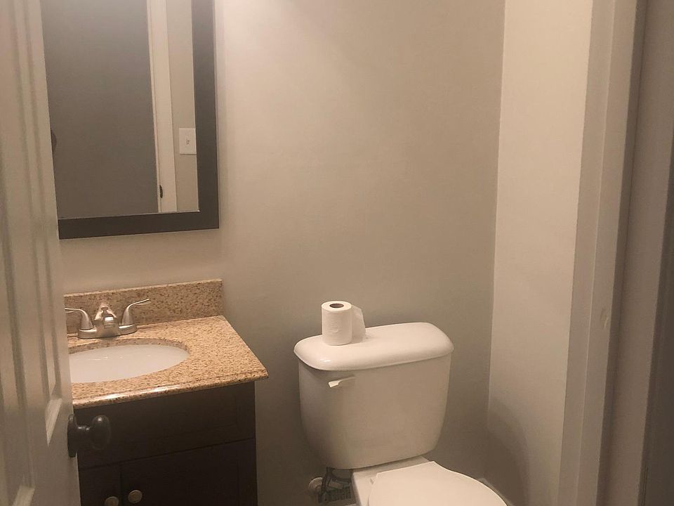 1st image of 4996 Hyde Ave