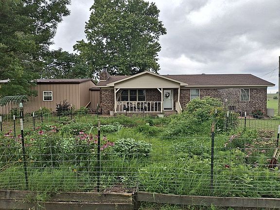3rd image of 1683 Spielerville Rd