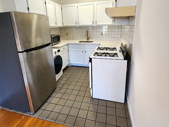 3rd image of 1546 Madison Ave #4F