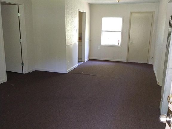 4th image of 370 W 73rd St