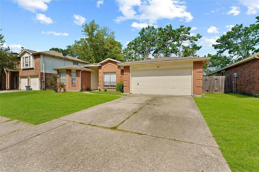 3 bed, 2.0 bath, 1571 sqft, $1,895 — Photo 2