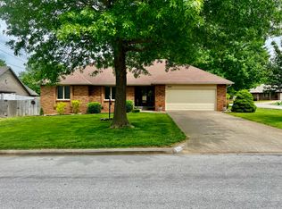 3844 N Pickwick Ave, Springfield, MO 65803