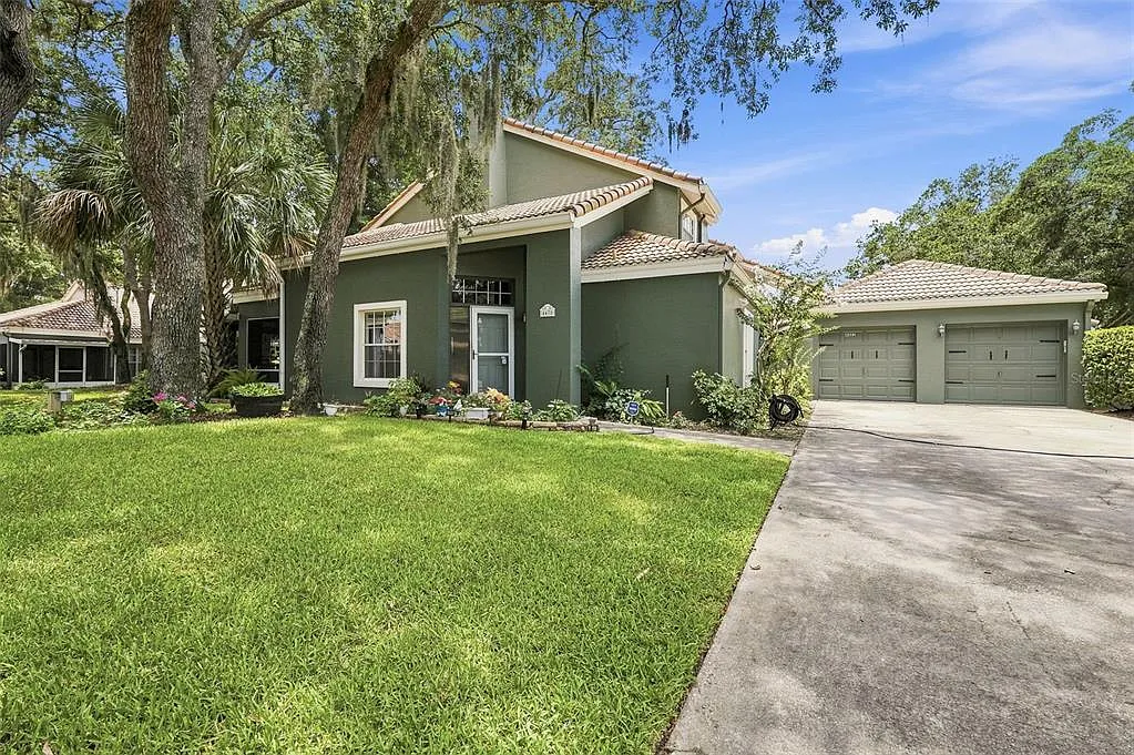 3 bed, 2.5 bath, 1293 sqft, $2,200 — Photo 3