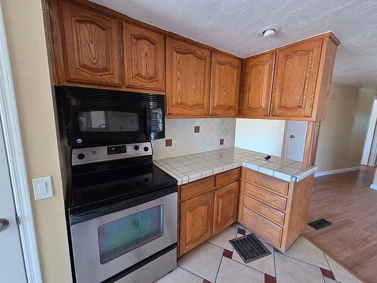 1469 W Virgil Dr — Photo 17