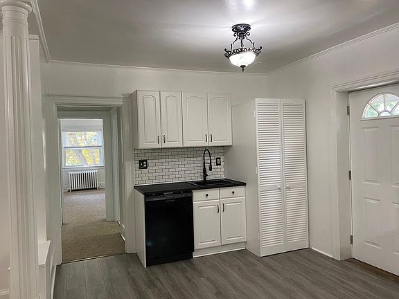 washer/dryer enclosure
