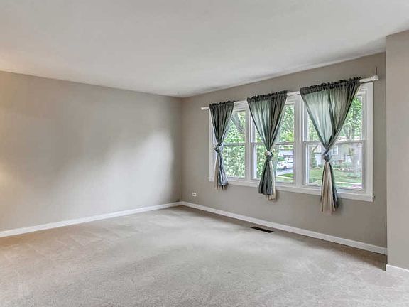 4th image of 8028 Leawood Ln