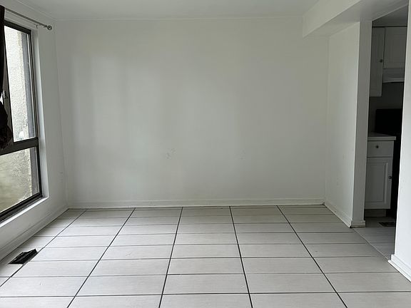Kitchen Sitting Area/Dining