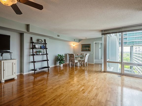 3rd image of 9725 Woods Dr #P-464