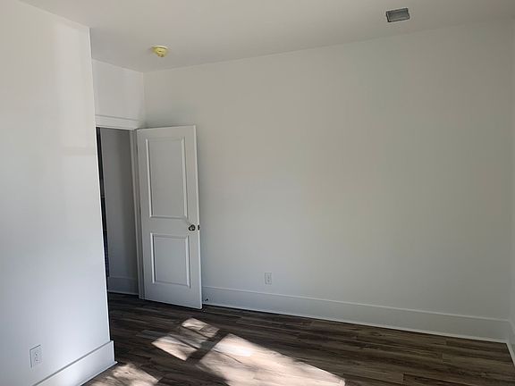 5th image of 1100 Lancaster St APT A