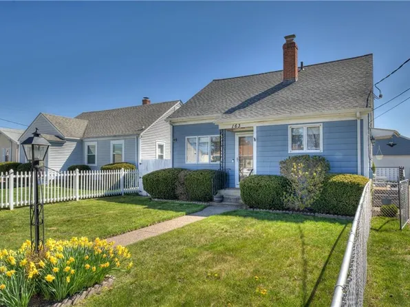 163 Orient Ave, Pawtucket, RI 02861