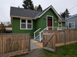 2017 NE 120th St, Seattle, WA 98125