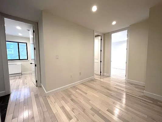 Rented by Akam Sales and Brokerage | media 11