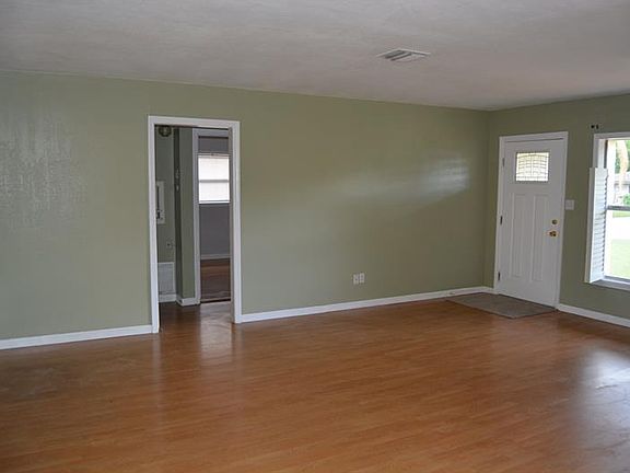 4th image of 1032 Braemar Dr