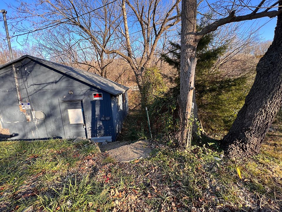 2nd image of 615 N Sycamore St
