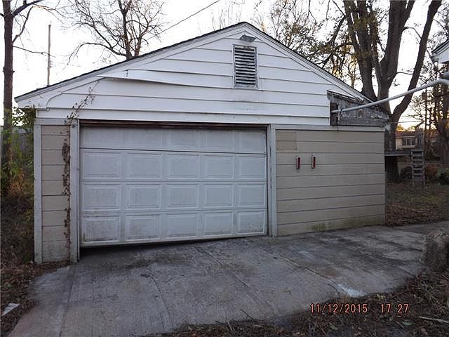 2nd image of 3415 Victoria Dr