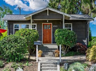 8403 32nd Ave SW, Seattle, WA 98126